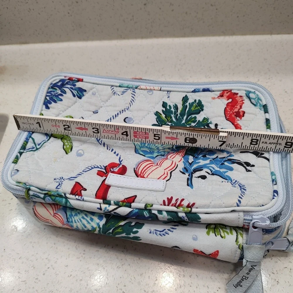 Vera Bradley Shore Thing Makeup Bag Zipper Handle Blie Coastal Turtle Shell Fish
